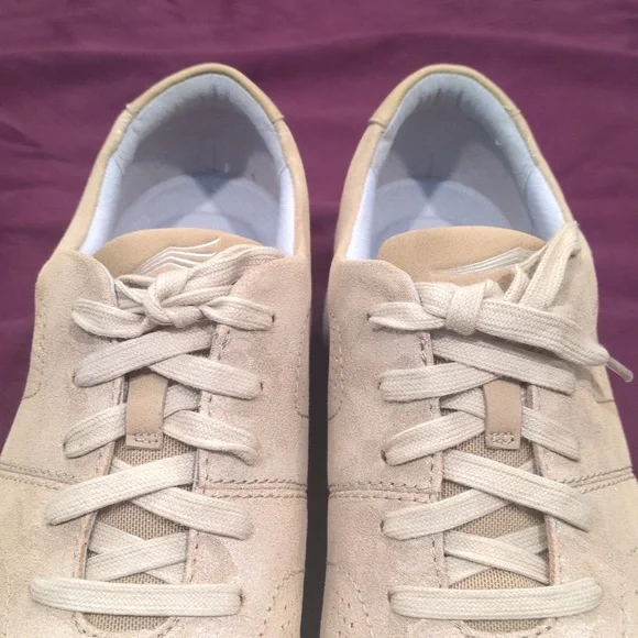 Dansko Alissa Gold Print Leather Sneakers Women's size 42 Euro (11.5-12 US)